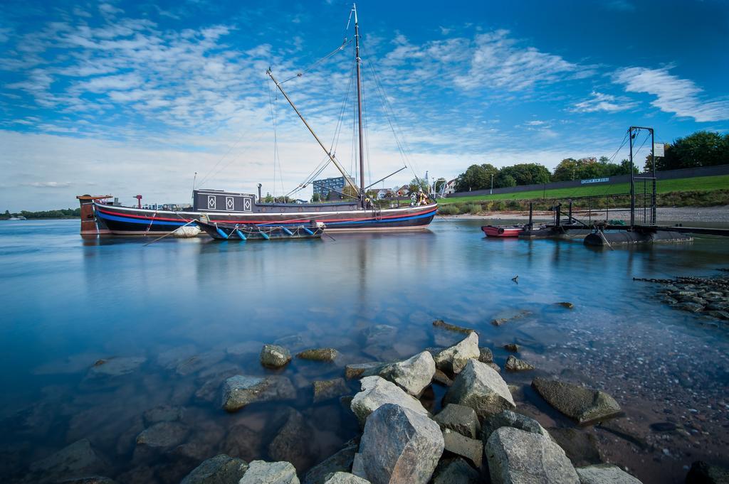 Hotel & Restaurant Zum Vater Rhein Monheim am Rhein Eksteriør billede